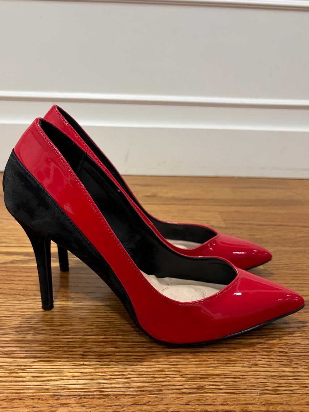 Red Patent Leather and Black Suede Pointed Toe 4" Stiletto Pumps (8.5)